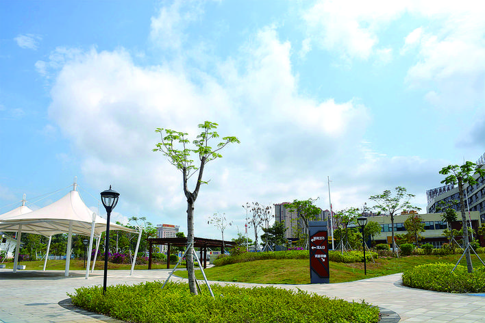     平山街道紅嶺社區(qū)濱河街頭公園一角。  本組圖片由平山街道提供